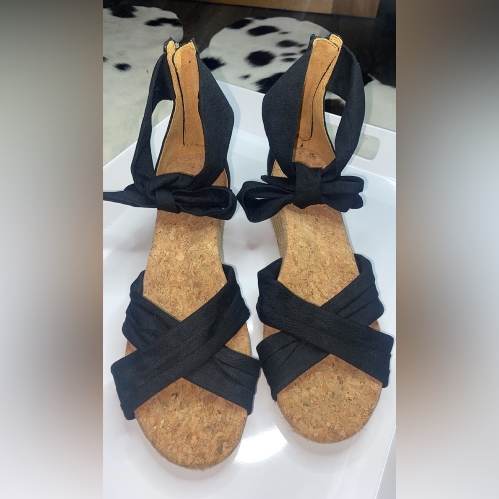 UGG TRACI Women’s Espadrille Wedge Sandals Size 8 Knotted Ankle-Strap Zip Up